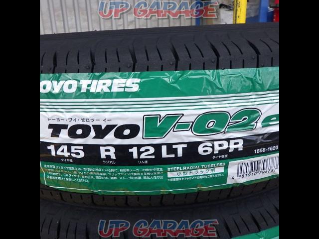 Only 2 tires TOYOV-02e-02
