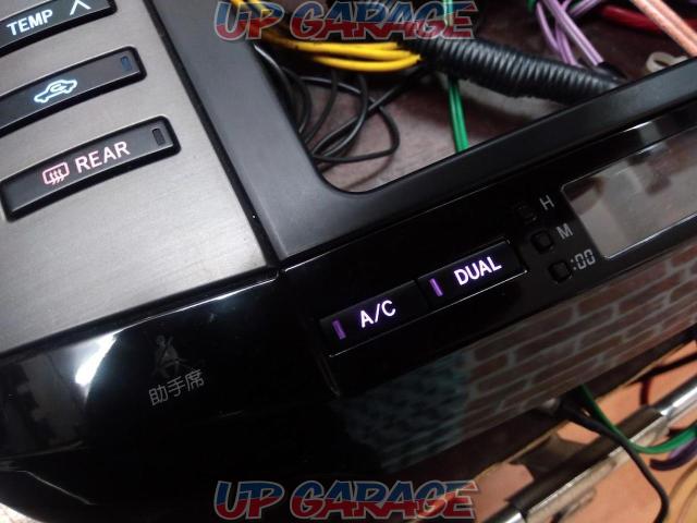 Toyota genuine mark X
120 system
Previous period
Audio panel
84010A22041-04