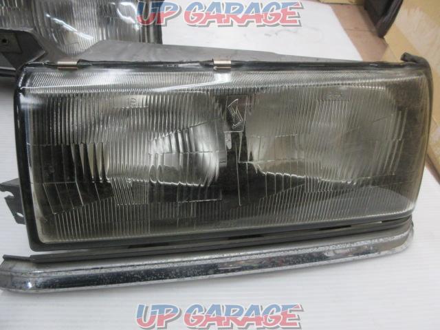 NISSAN
DR30
Skyline
Previous term genuine headlight
Right and left-03