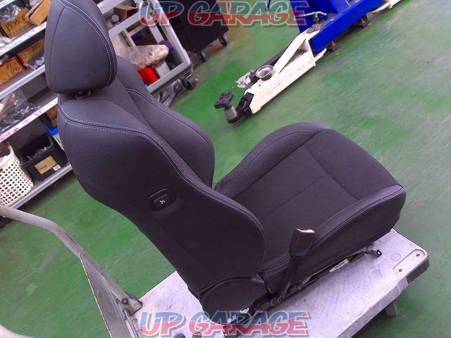 ●Price reduced! Passenger side only/LH side only Nissan genuine
Electric reclining
Half-leather seat-02