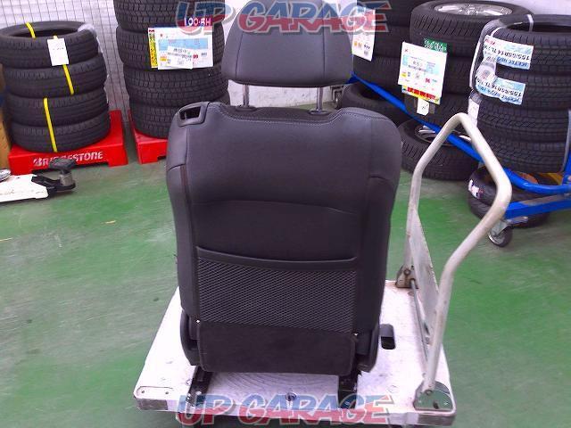 ●Price reduced! Passenger side only/LH side only Nissan genuine
Electric reclining
Half-leather seat-04