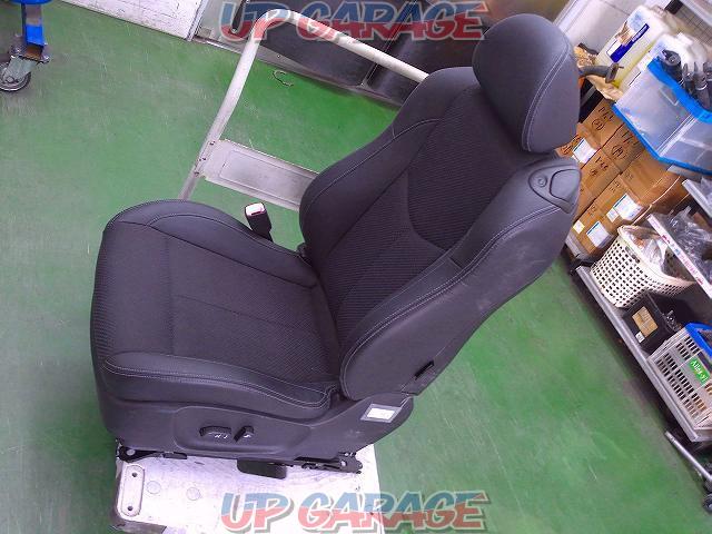 ●Price reduced! Passenger side only/LH side only Nissan genuine
Electric reclining
Half-leather seat-08