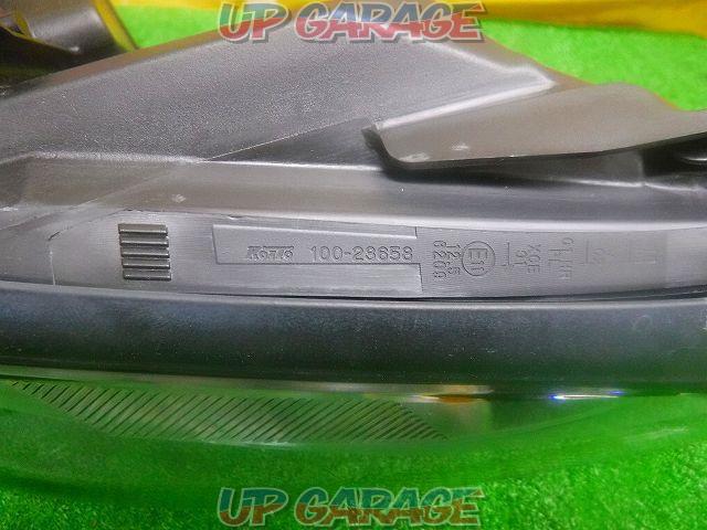 ● Price cut! Only the left side
NISSAN genuine
Lightning LED Headlights-06