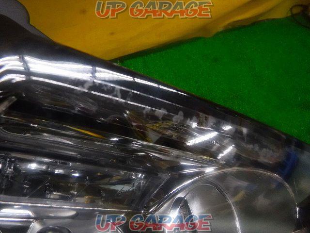 ● Price cut! Only the left side
NISSAN genuine
Lightning LED Headlights-07