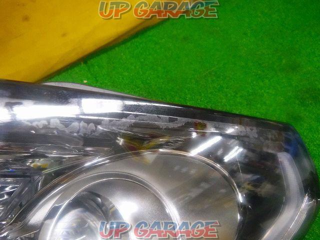 ● Price cut! Only the left side
NISSAN genuine
Lightning LED Headlights-08