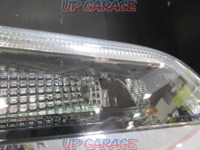 DAIHATSUS321/Hijet
Late genuine LED headlight
Wakeari only on the right side-08