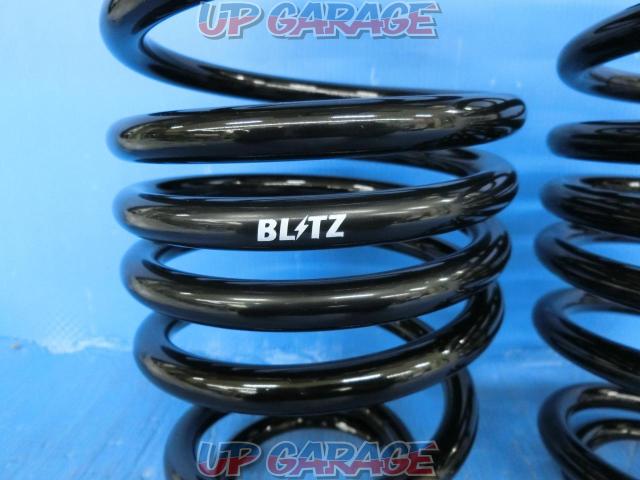BLITZ
DAMPER
ZZ-R
Repair spring
ID (inner diameter):64.5-(135)-62
Free length: 230mm
Spring rate: 3.8k
Product number 90075-02