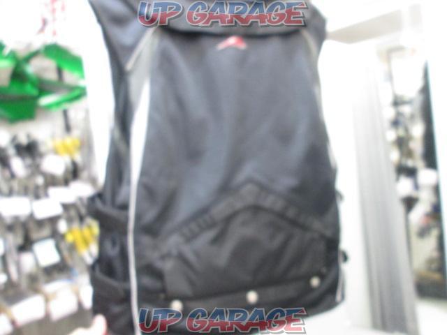 KUSHITANI (Kushitani)
Airbag Best
(airbag vest)
K-1646-2011-08