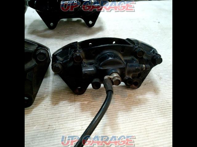 NISSAN
Fairlady Z/Z33 genuine Akebono opposed 4-pot/2-pot calipers
I reviewed the price!-09