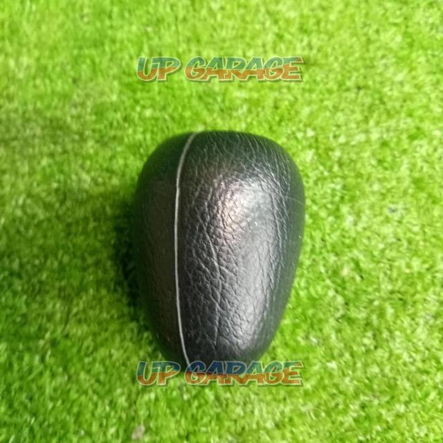 Price reduced!! Genuine Nissan leather wrap
For 5MT
Shift knob only-03