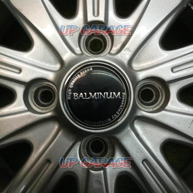 BRIDGESTONE (Bridgestone)
BALMINUM (Barumina)
10-spoke aluminum wheels
+
DUNLOP (Dunlop)
ENASAVE
EC300 +
2020 production-03