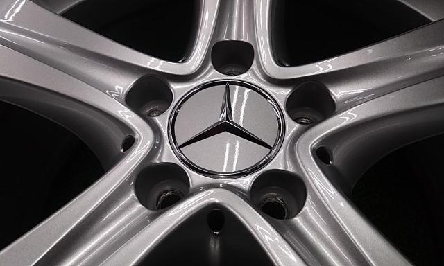 Mercedes-Benz(メルセデスベンツ) W213 Eクラス純正ホイール + Continental NorthContact NC6-02