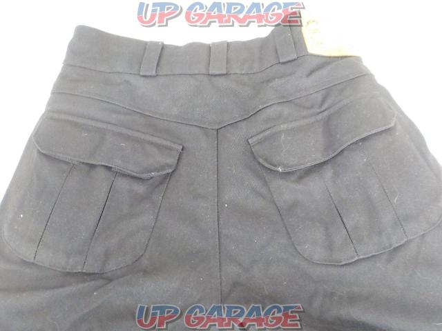 Free × Free
Cargo pants
Size: WL (ladies)-07