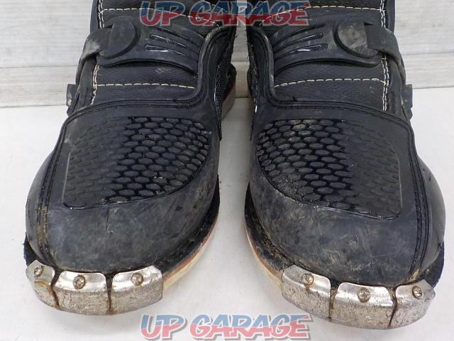 W2
BOOTS
Terrain Boots
Size: EU45 / US11
※ warranty-05
