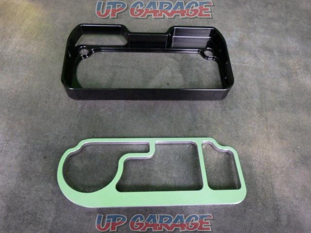 Manufacturer unknown meter cover
Compatible CB650R(21)-04