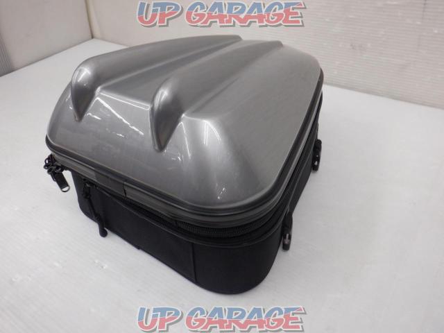 MOTOFIZZ
Shell seat bag MT
MFK-239
Capacity 10-14L-03