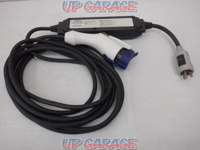 NISSAN
For electric vehicles
Charging cable
29690
3NK5E
Reef
ZE#-04