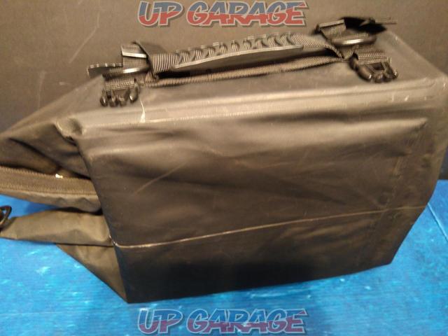 Capacity: 24L
Doppelgerger
Tarpaulin seat bag-03