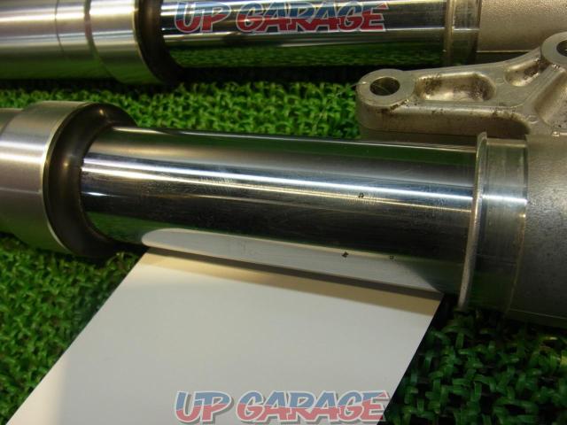 Wakeari
Monster S2R (year unknown)
DUCATI (Ducati)
Genuine
2 pieces only on the right side of the front fork!!-04
