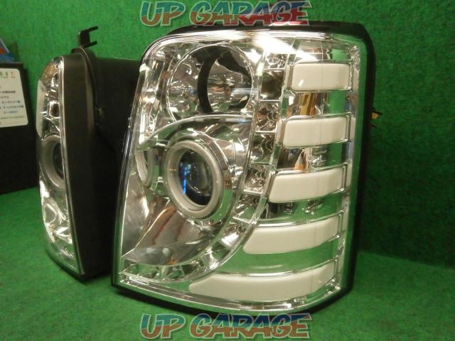 REIZ (Rights)
Headlight with LED lighting ring
DA64W
DA64V
EVERY
Wagon
Van-02