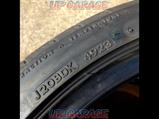 Unused tire BRIDGESTONE
POTENZA
S007A-04