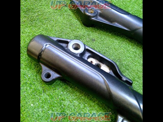 JF81/PCX125Made by SHOWA
Genuine shape front fork-02