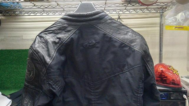 M size HELD
Leather jacket-03