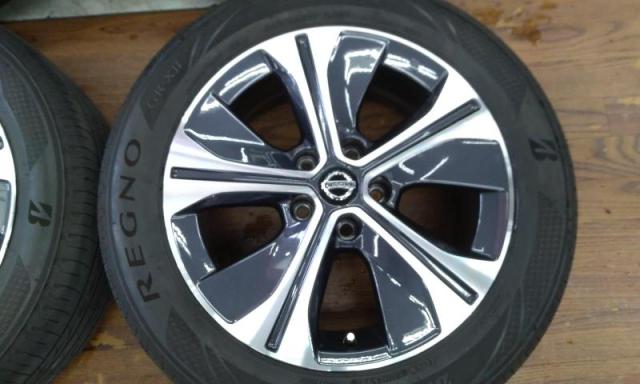 Nissan
Kicks genuine wheels + BRIDGESTONE
REGNO
GR-X II-04