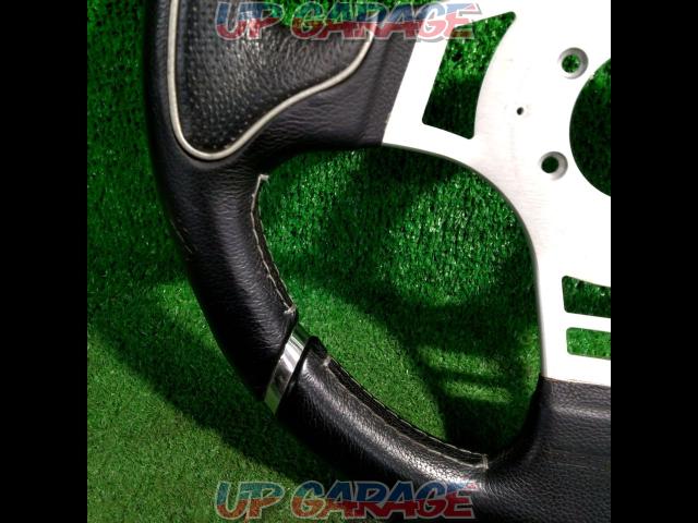MOMO
Millennium
Leather steering wheel
35Φ-04