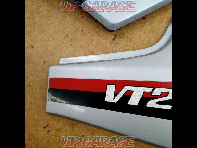 VT250F
MC08HONDA genuine side cover-06