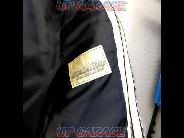 Kushitani
Single leather jacket
Size: M-04