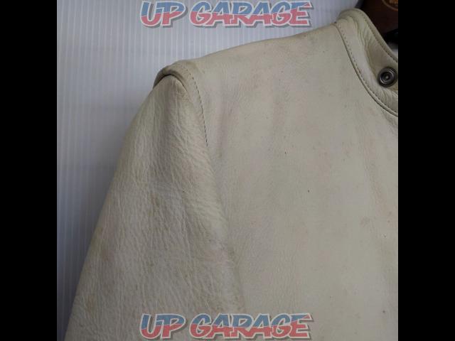 Kushitani
Single leather jacket
Size: M-08