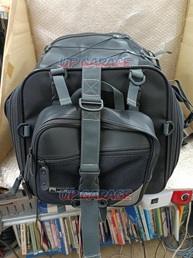 MOTO
FIZZ
MFK-102
MFK-102
Camping seat bag 2
black
Capacity: 59-75L-04