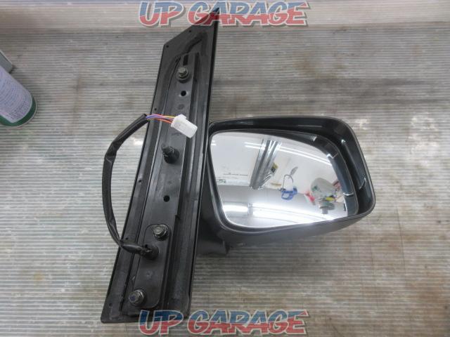 Nissan genuine
Door mirror
Right only
[Serena
Early C25-02