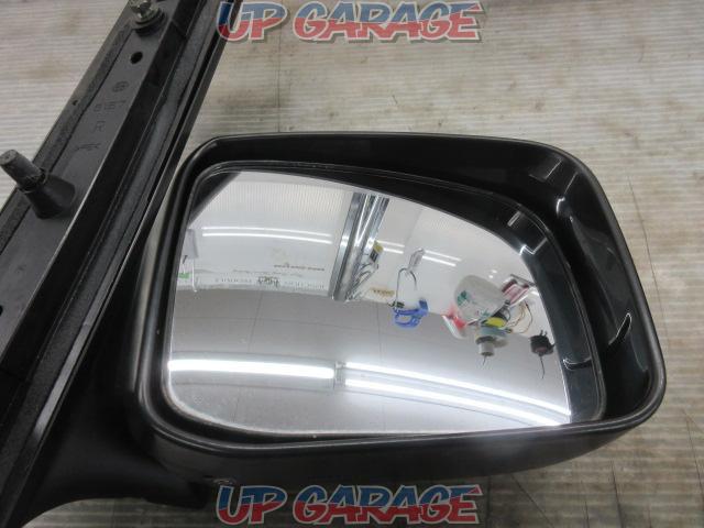 Nissan genuine
Door mirror
Right only
[Serena
Early C25-04