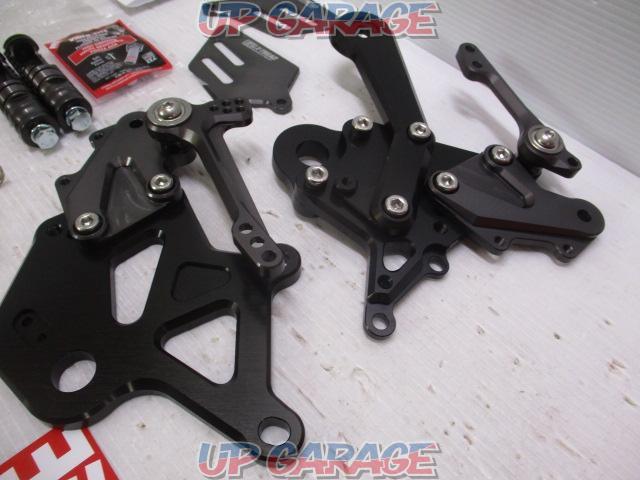 YOSHIMURA Step Kit
Product number: 559-266-V000
Z650RS
From 2022-02