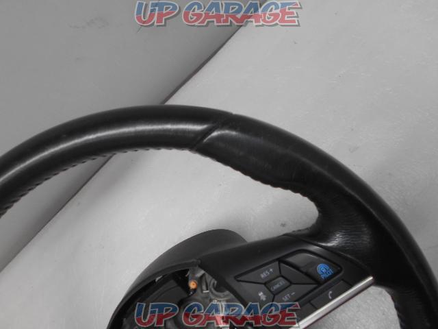 Nissan genuine
ZE1
Reef
Genuine leather steering wheel-05