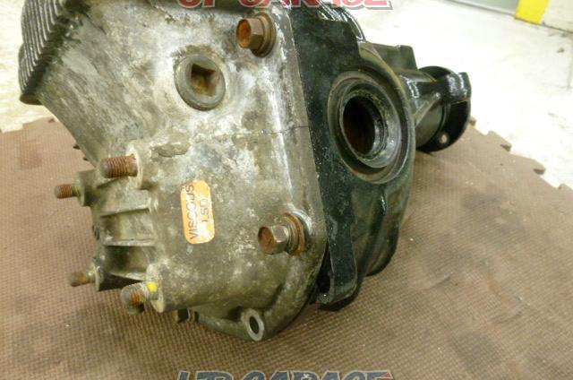 Nissan
180SX
(S13)
Genuine differential case only-06