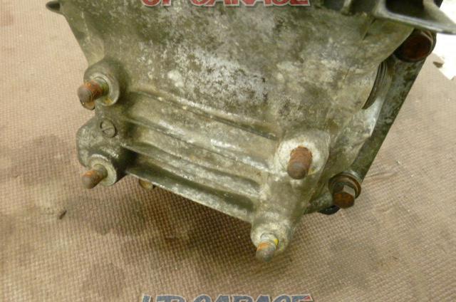 Nissan
180SX
(S13)
Genuine differential case only-09