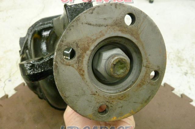 Nissan
180SX
(S13)
Genuine differential case only-10