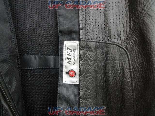 BERIK
Leather racing suit
Product code:BEK12491
M size-02