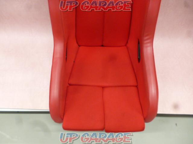 BRIDE
XERO
VS
Red
Full bucket seat
Product number H03BMF-03