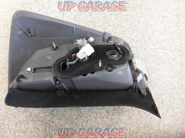 Toyota genuine 30 series Prius late genuine
Left side only-04