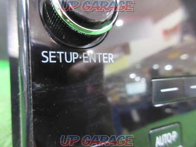 TOYOTA2DIN wide size
CD / USB tuner
(86120-26200)-08