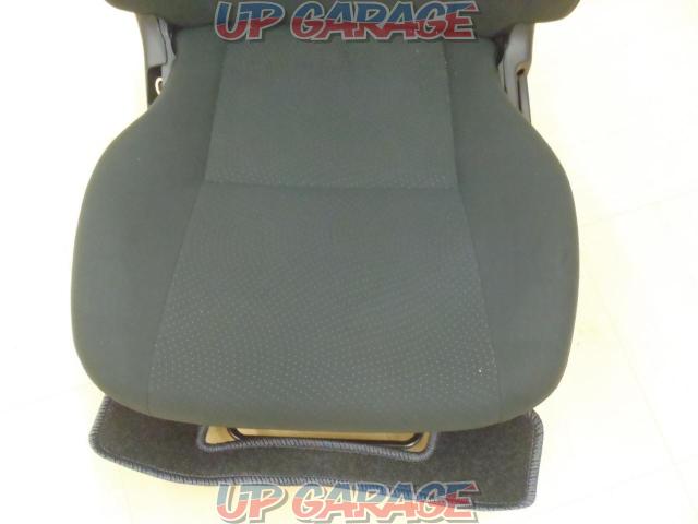 Toyota genuine
Hiace 200
Super GL genuine sheet
Passenger seat (LH)-04