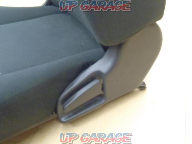 Toyota genuine
Hiace 200
Super GL genuine sheet
Passenger seat (LH)-06