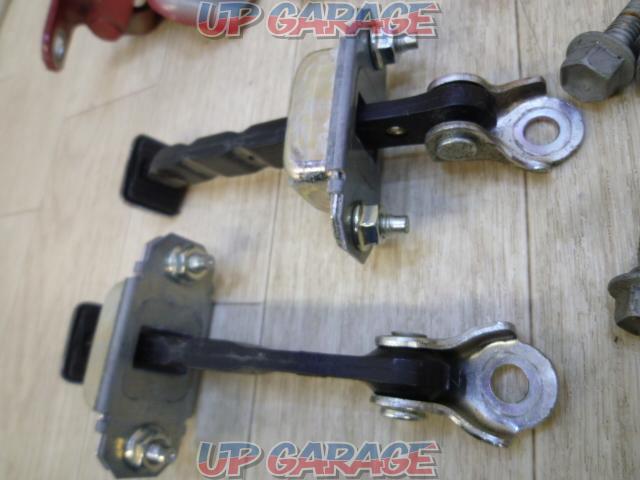 Toyota genuine
genuine door hinge
Right and left
■
86
ZN6
Previous period-05