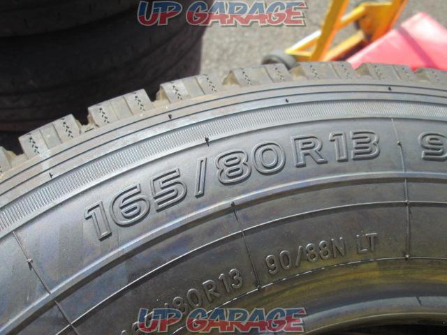 TOYO (Toyo)
DELVEX
935
(studless tire)
90/88
LT-02