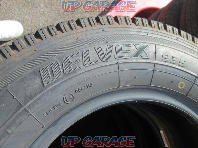 TOYO (Toyo)
DELVEX
935
(studless tire)
90/88
LT-05