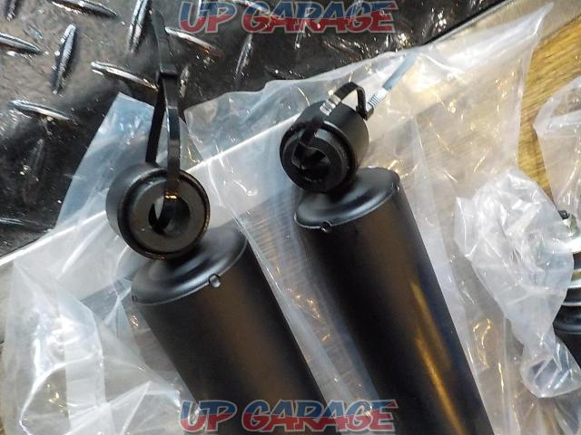 Toyota genuine 200 Hiace
Type 5
2WD
Wide middle genuine shock only-09